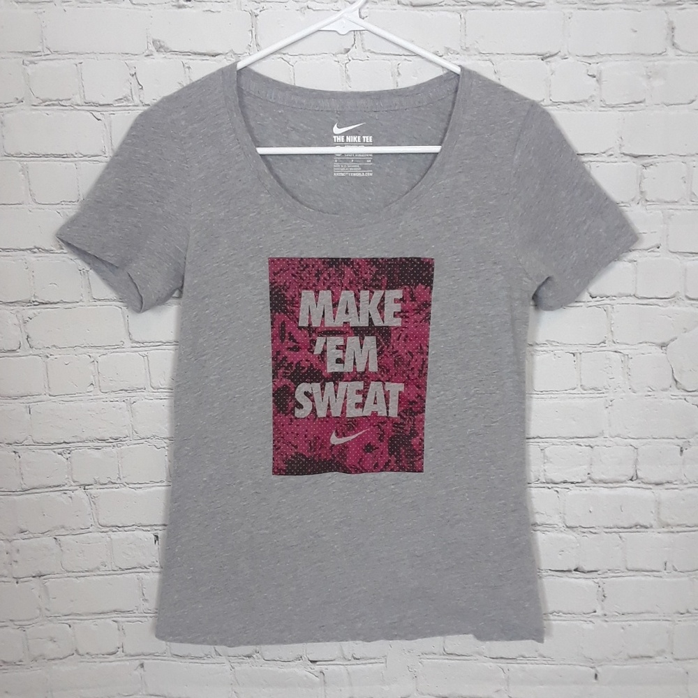 NIKE Top